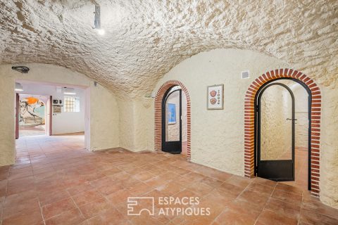 Authentic real estate complex in a former sheepfold in the heart of Cannes