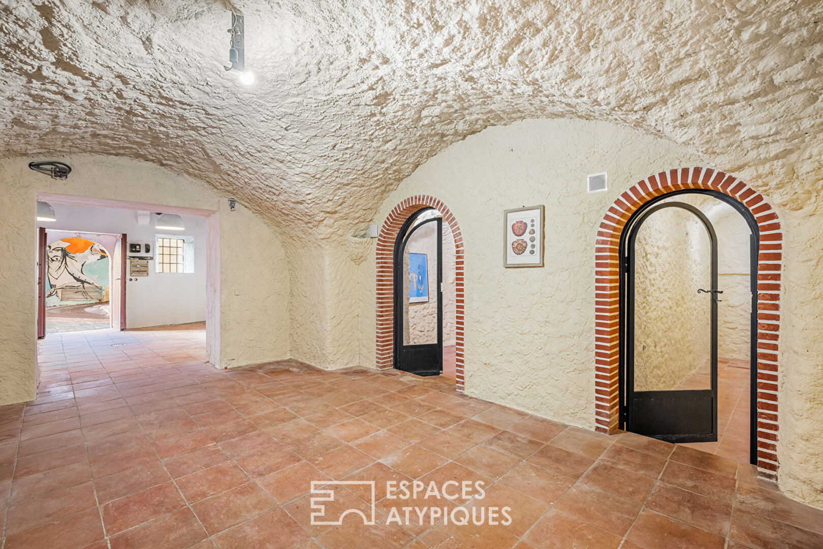 Authentic real estate complex in a former sheepfold in the heart of Cannes