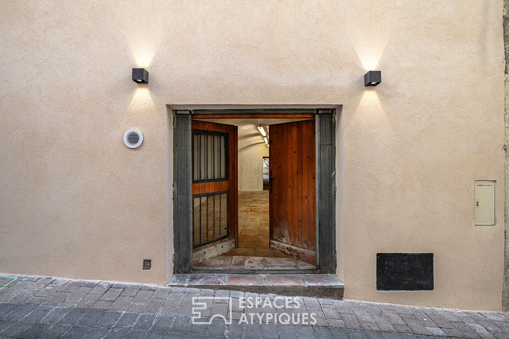 Authentic real estate complex in a former sheepfold in the heart of Cannes