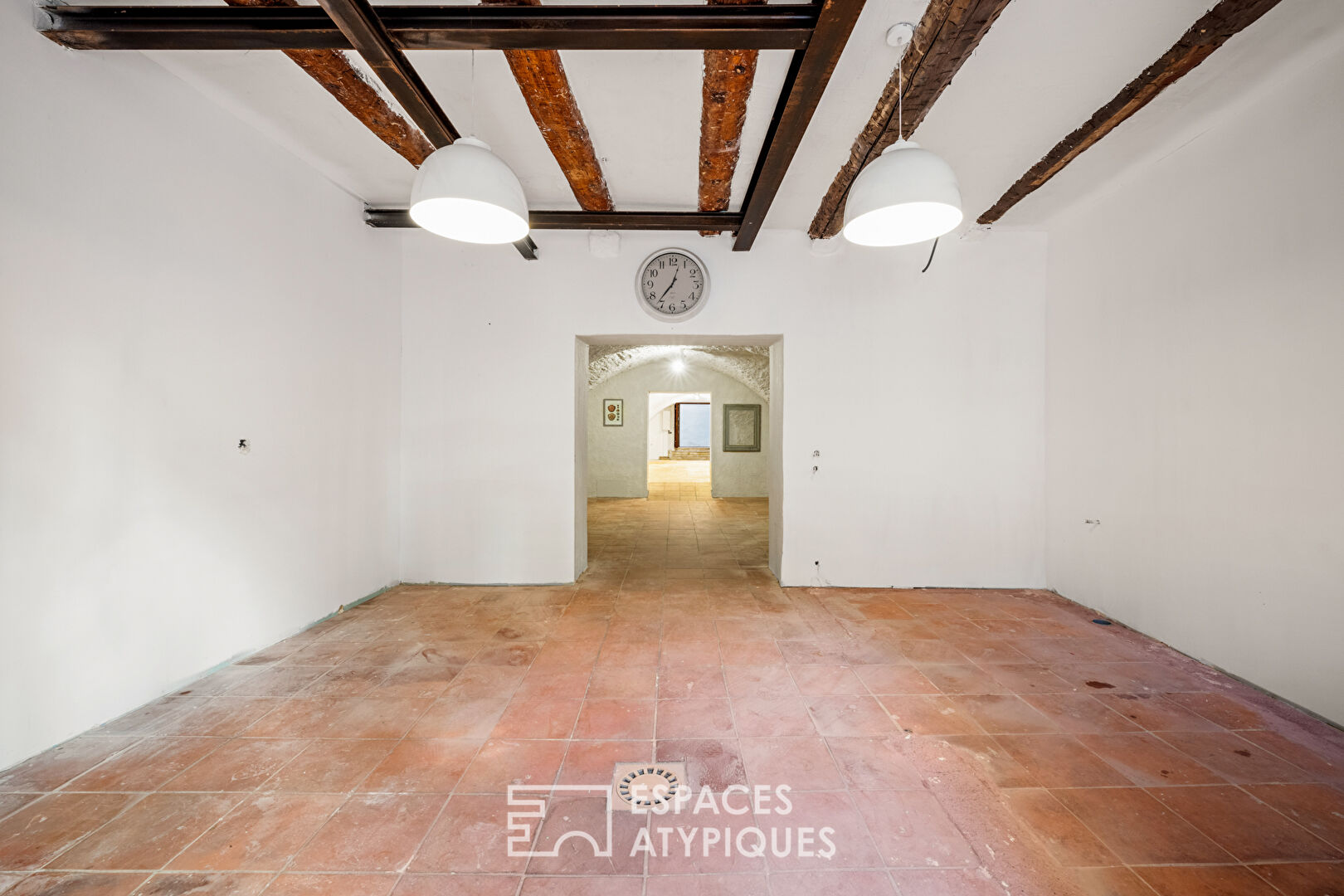 Authentic real estate complex in a former sheepfold in the heart of Cannes