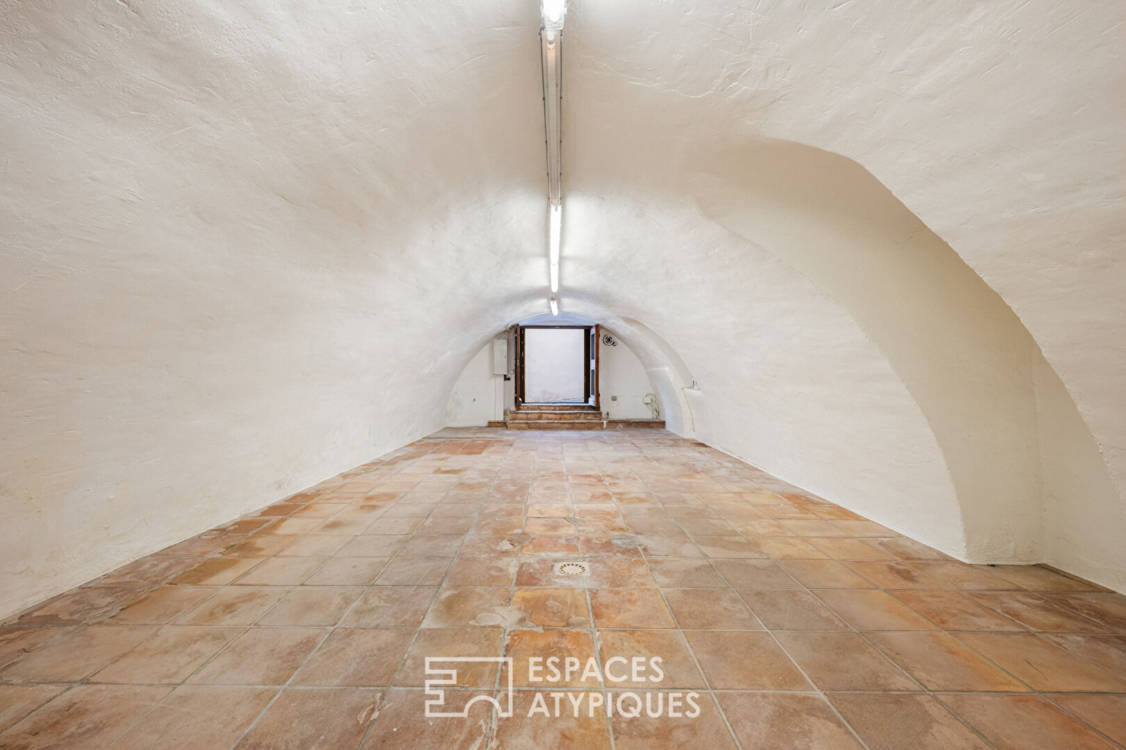 Authentic real estate complex in a former sheepfold in the heart of Cannes