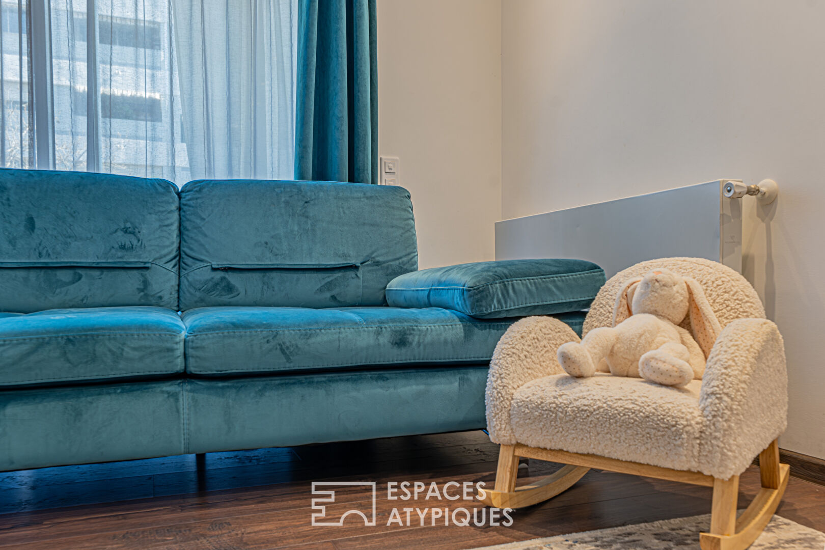 Bel appartement 3 pièces traversant, entièrement rénové avec box en sous-sol