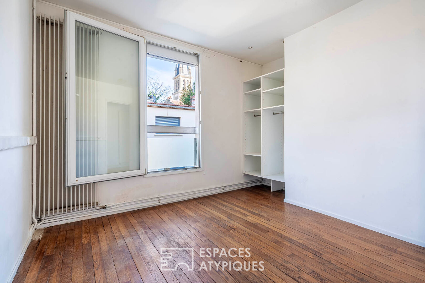 Bright apartment to redesign in the heart of Alfortville
