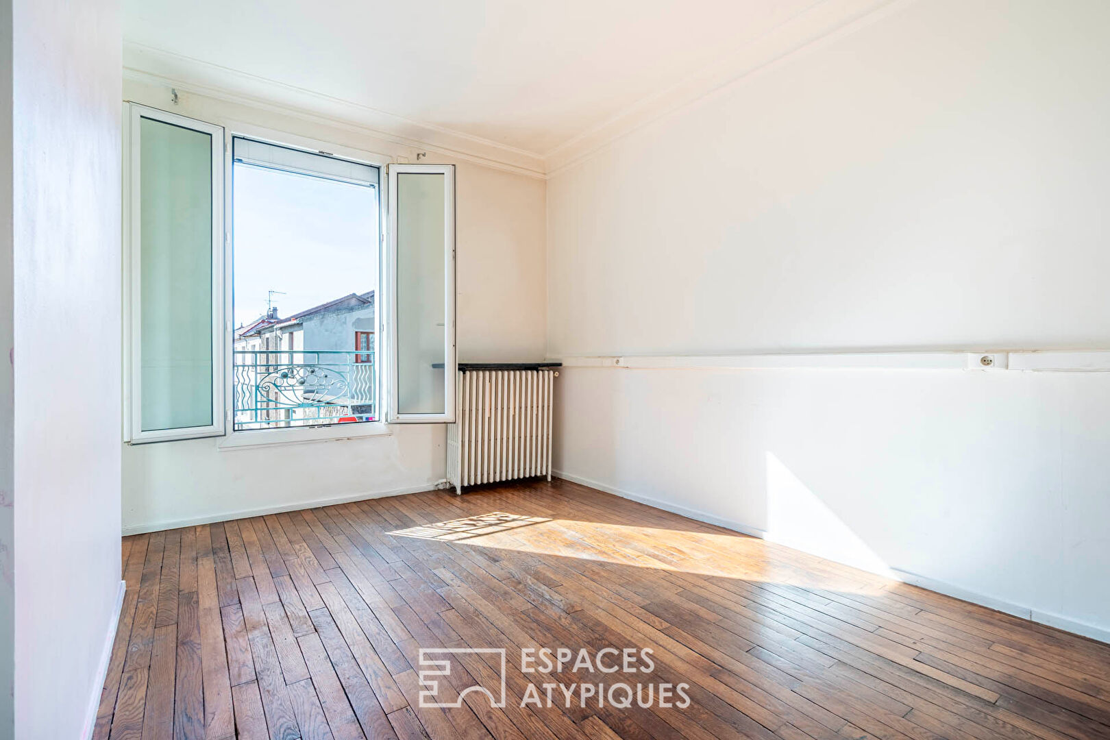 Bright apartment to redesign in the heart of Alfortville