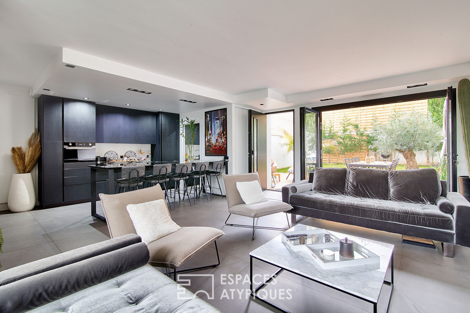 Elegant contemporary house with terraces and garden in Fontenay-sous-Bois