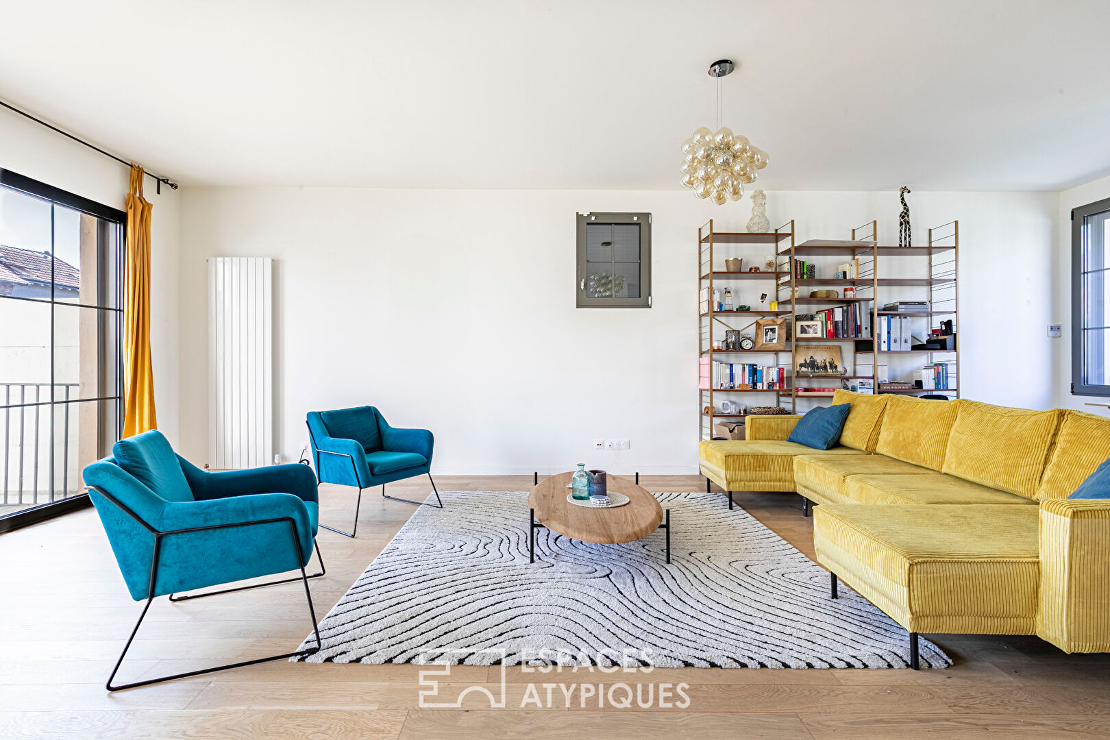 Bio-climatic architect’s house in absolute calm