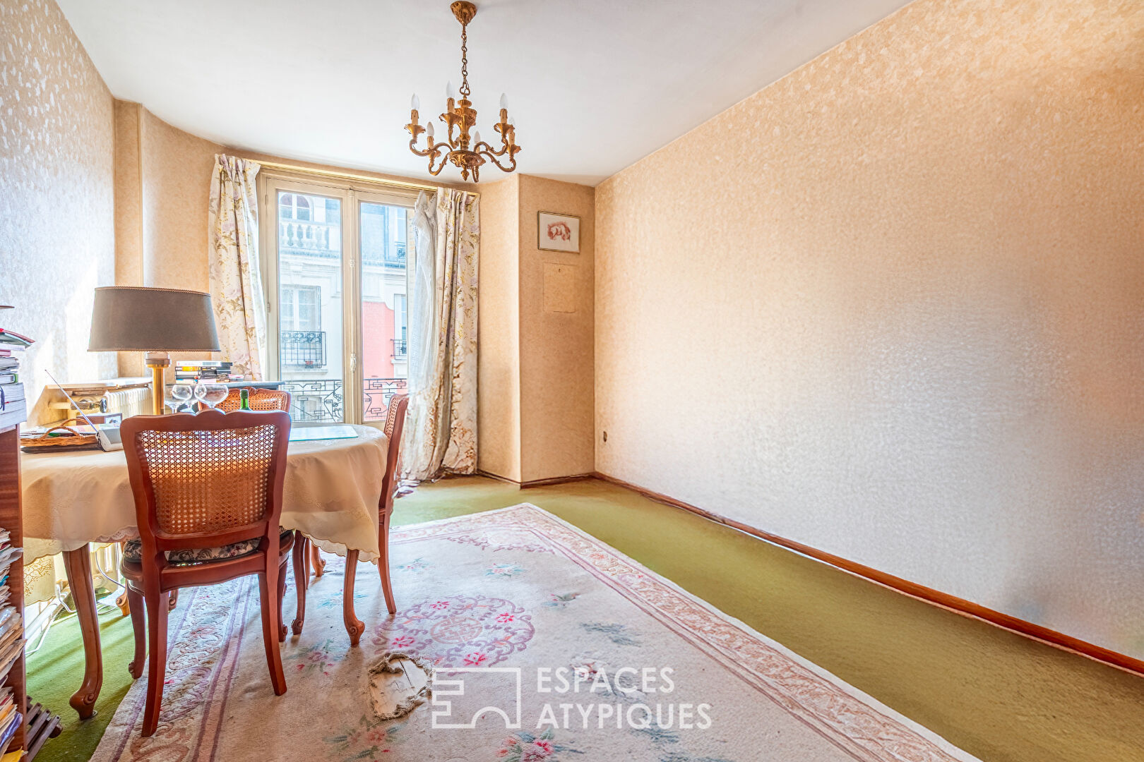 Crossing apartment to renovate