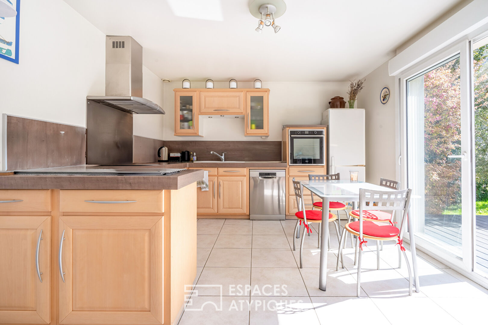 Maison familiale avec piscine à quelques pas des bords de Marne