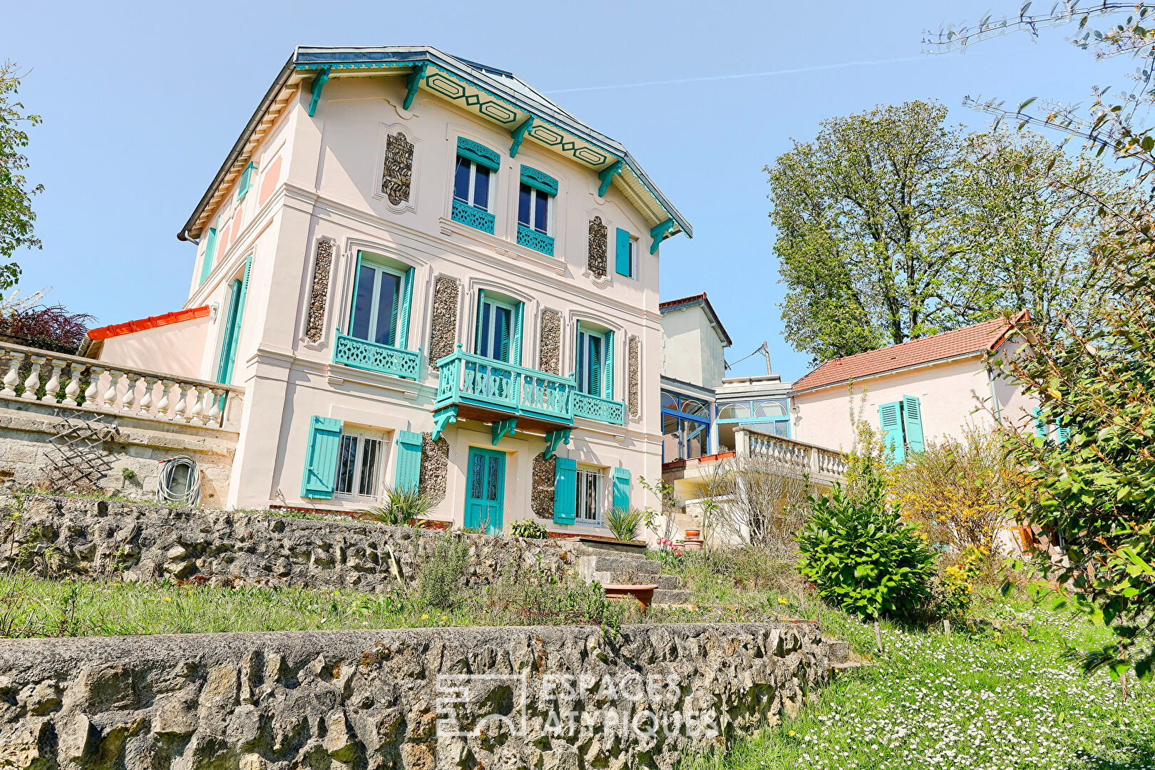 19th century house on the banks of the Marne