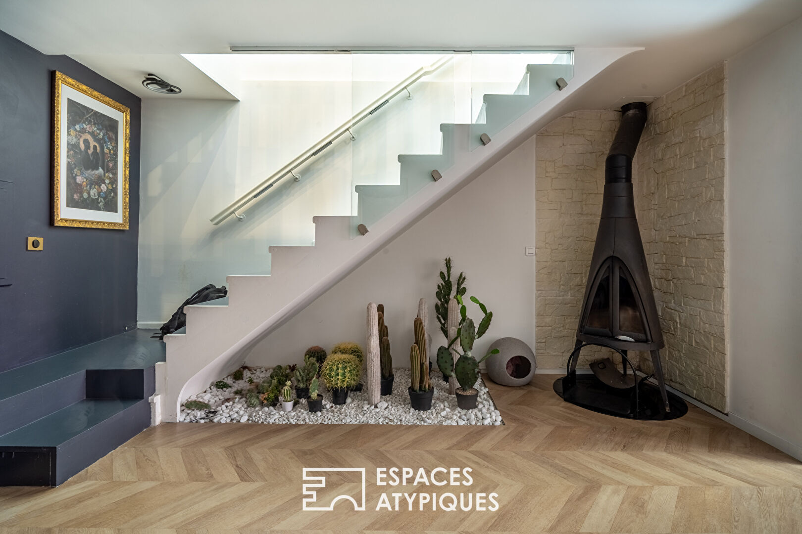 Duplex inversé avec terrasse cachée au coeur du Village