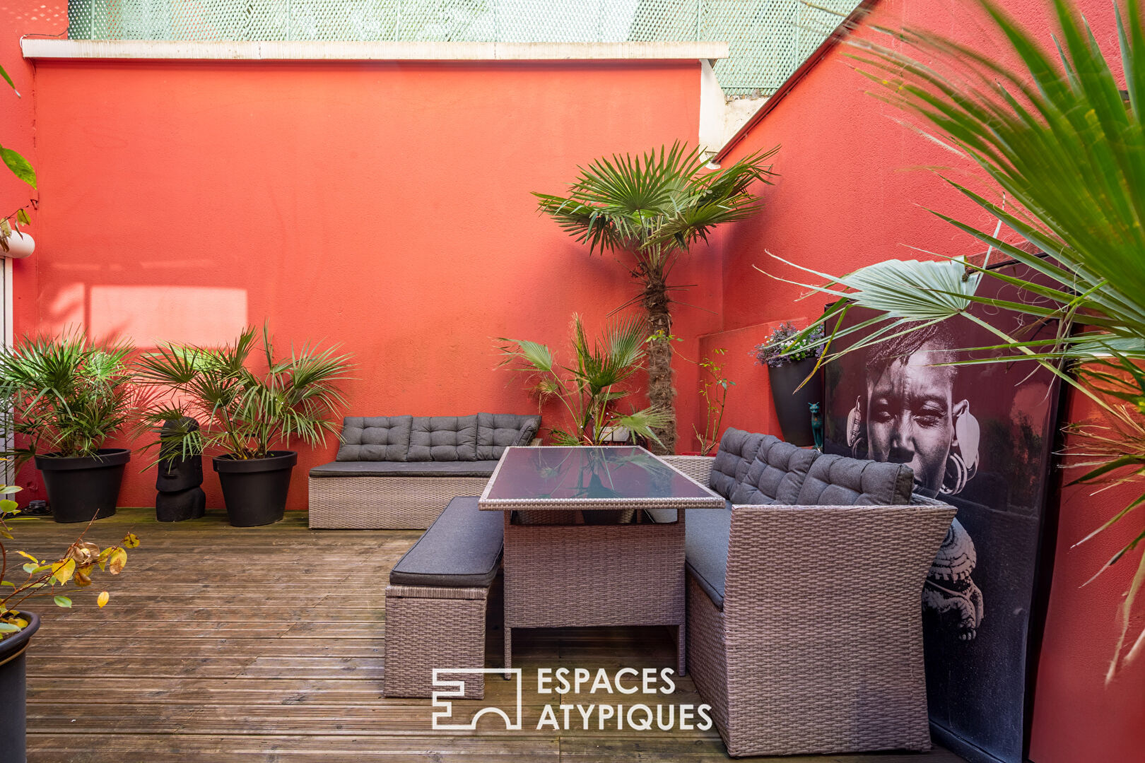 Duplex inversé avec terrasse cachée au coeur du Village