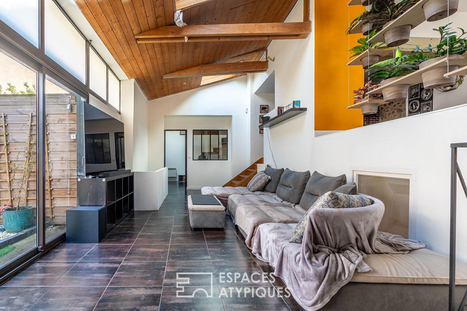 Townhouse with courtyard