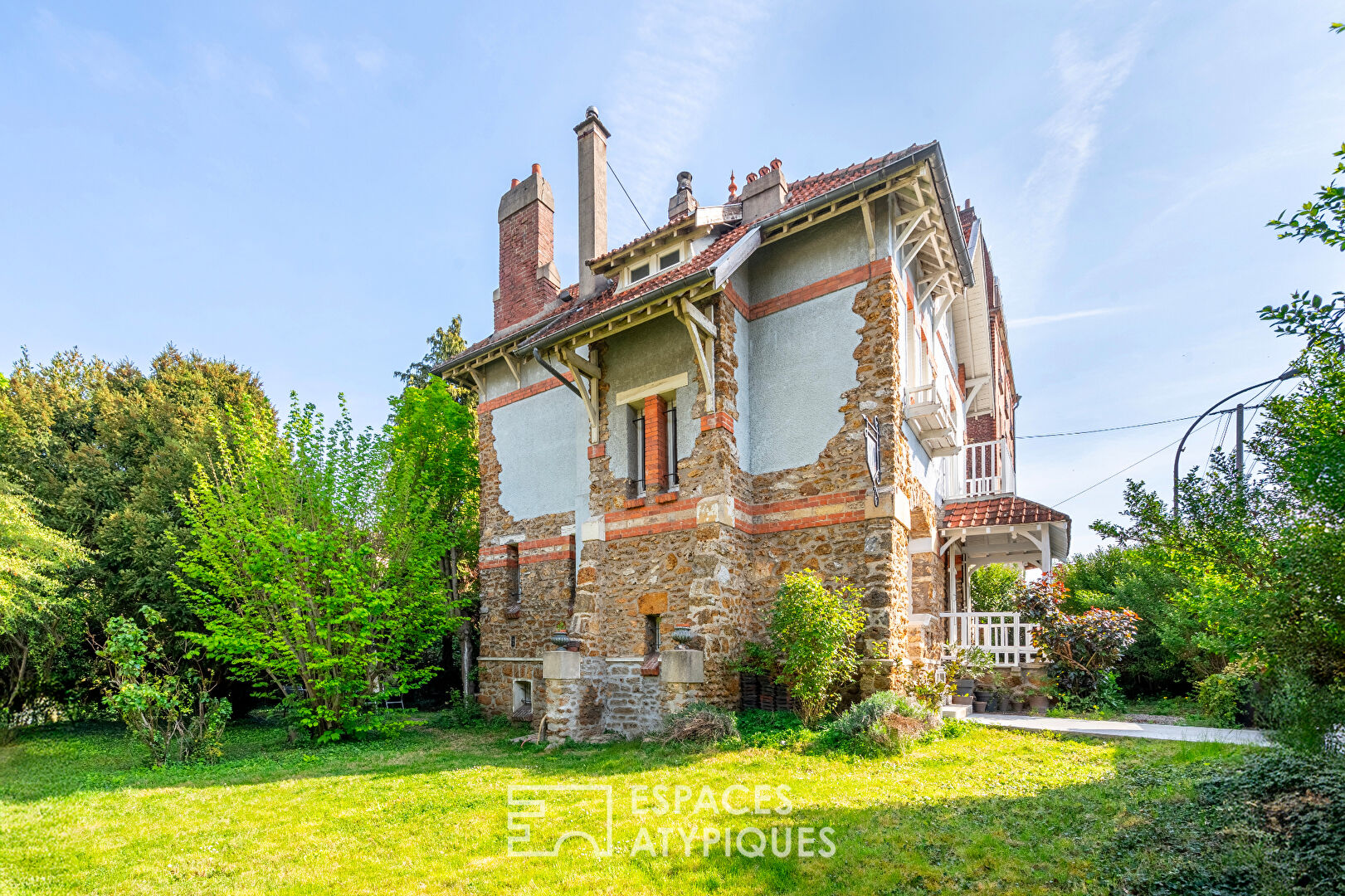 Maison meulière avec jardin arboré proche du parc Joliot-Curie