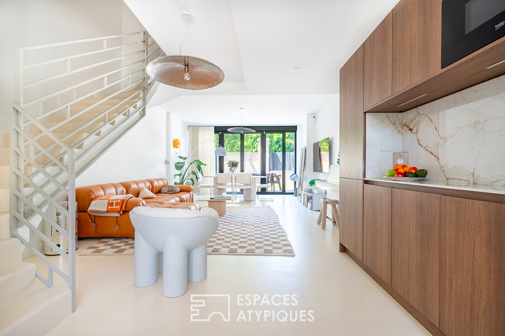 Duplex with garden in a renovated old school
