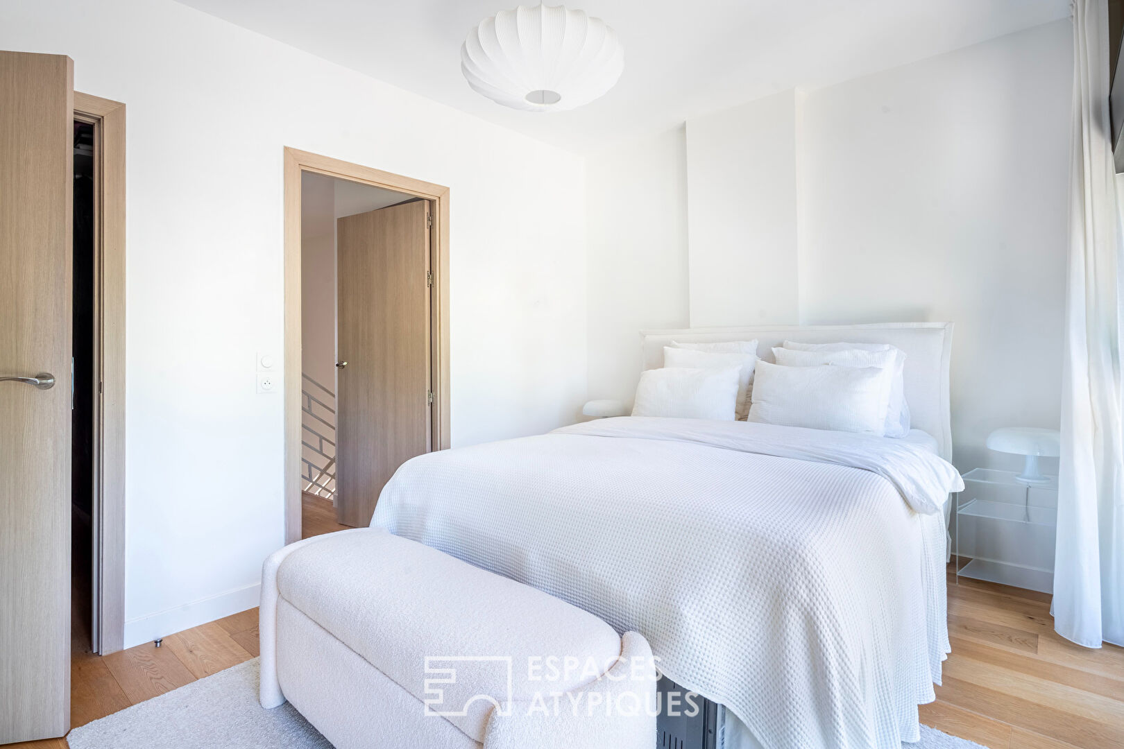 Duplex with garden in a renovated old school