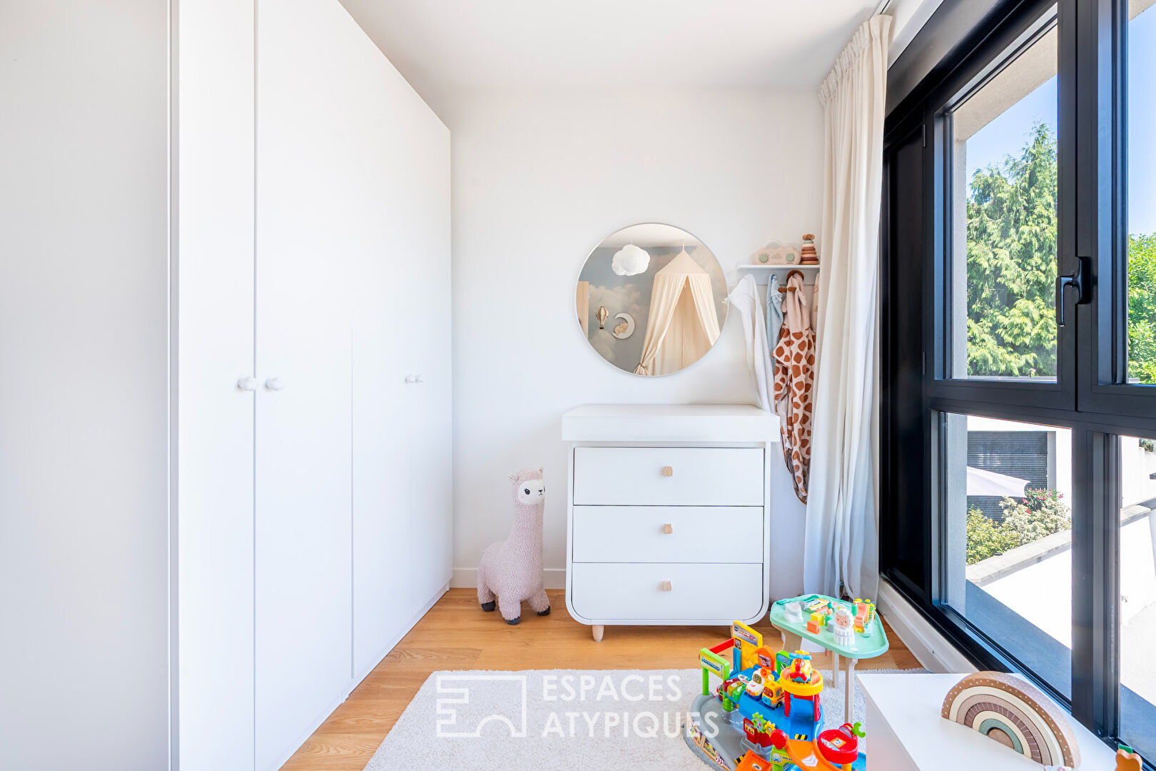 Duplex with garden in a renovated old school