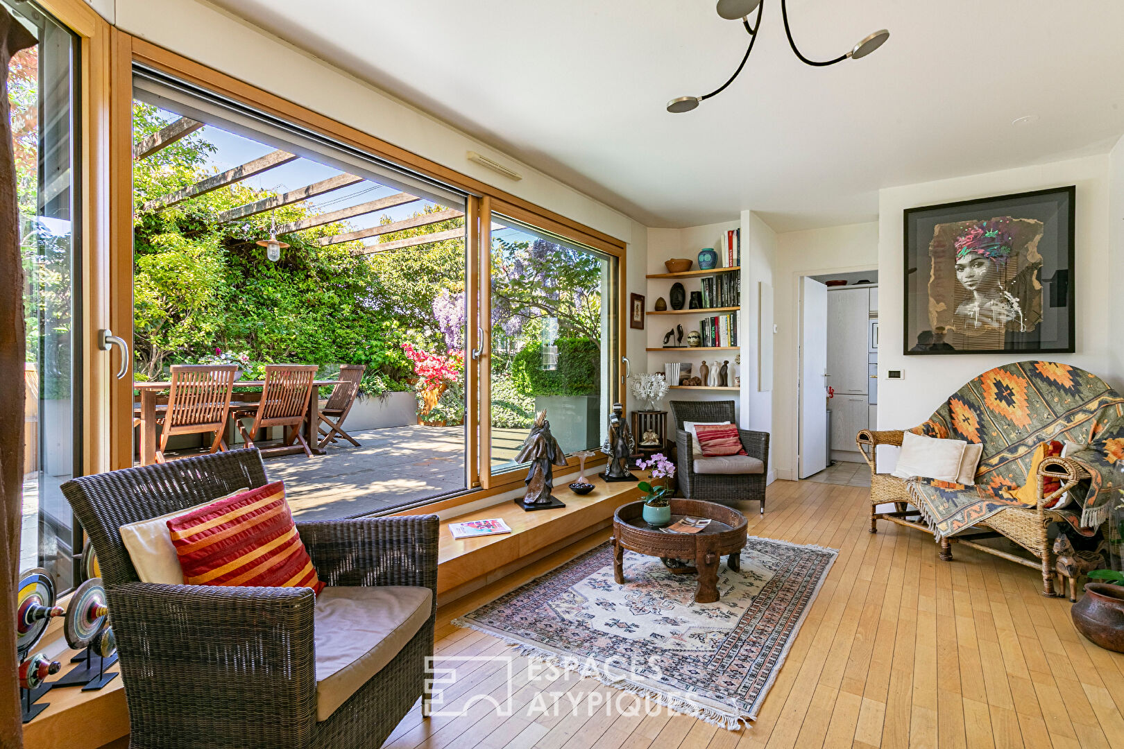 Duplex lumineux avec terrasse arborée en dernier étage