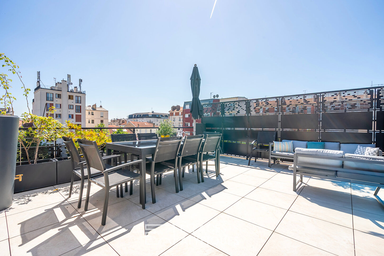 Duplex stylé avec terrasse en plein ciel, à quelques minutes de Paris