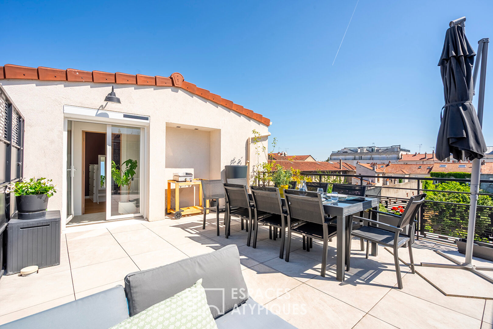 Duplex stylé avec terrasse en plein ciel, à quelques minutes de Paris
