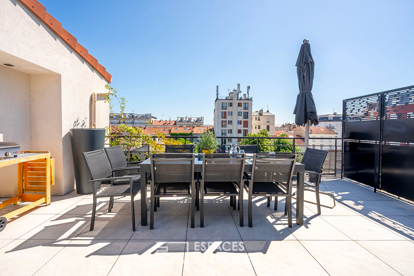 Duplex stylé avec terrasse en plein ciel, à quelques minutes de Paris