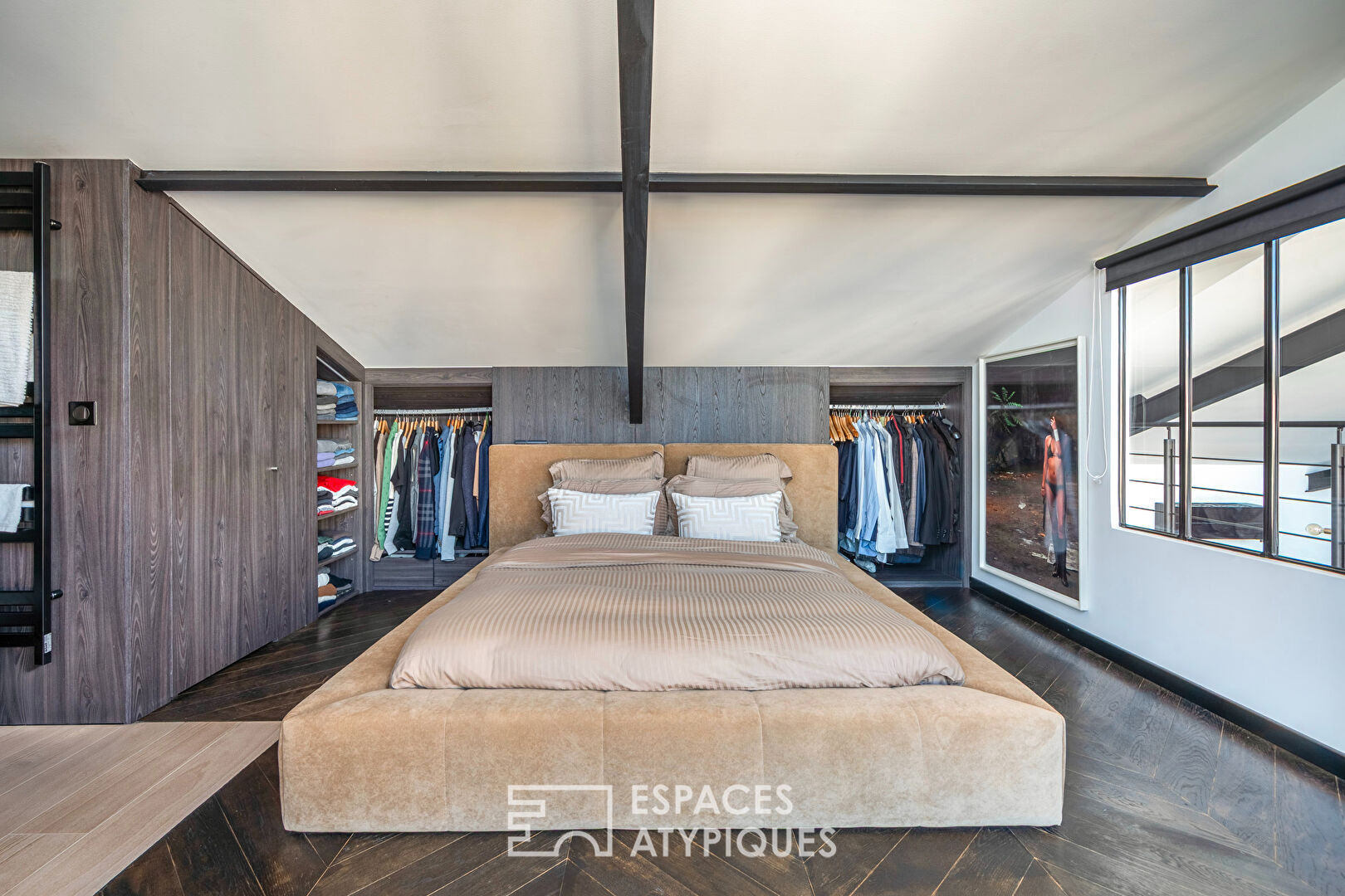 Former garage converted into a loft near the banks of the Marne