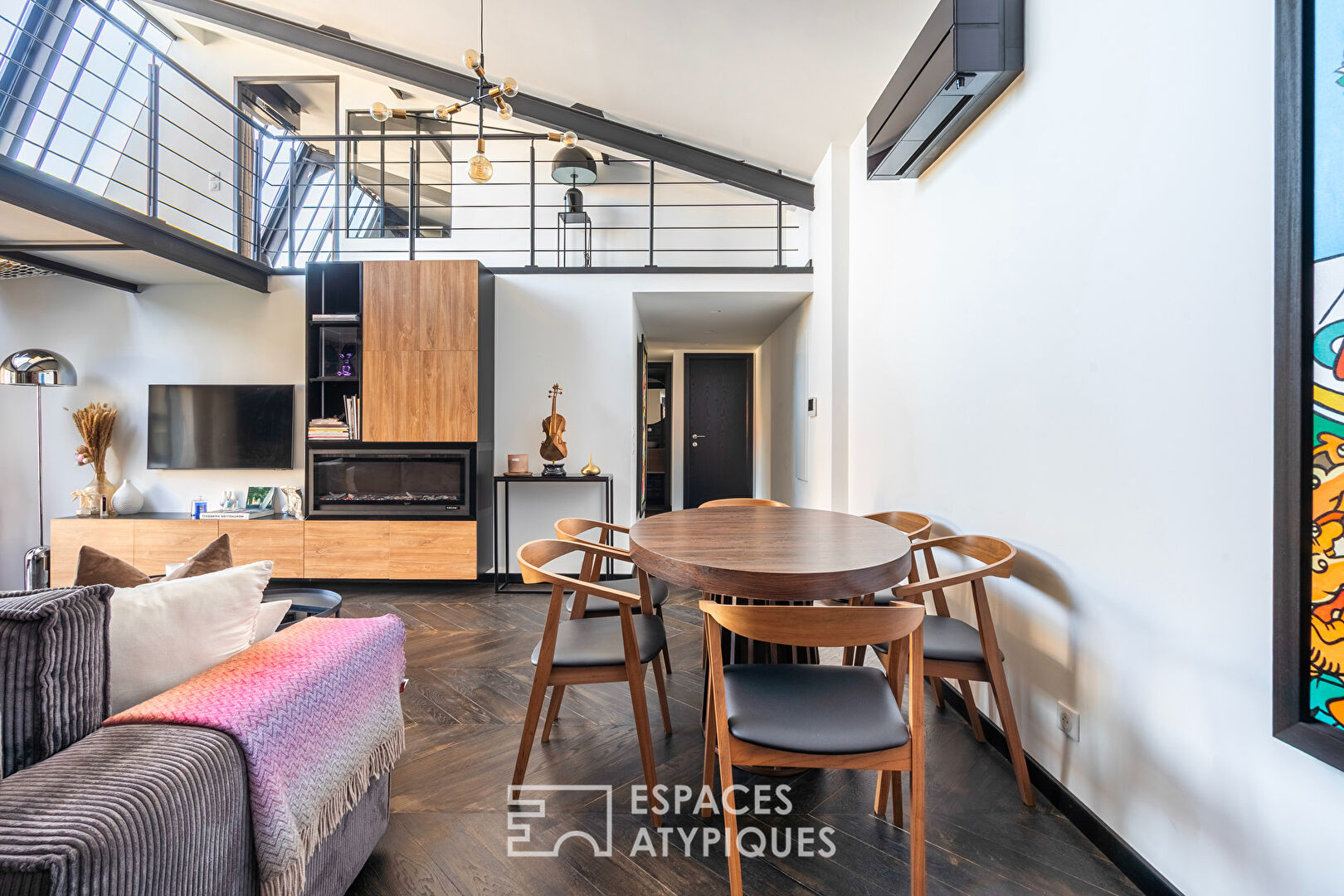 Former garage converted into a loft near the banks of the Marne