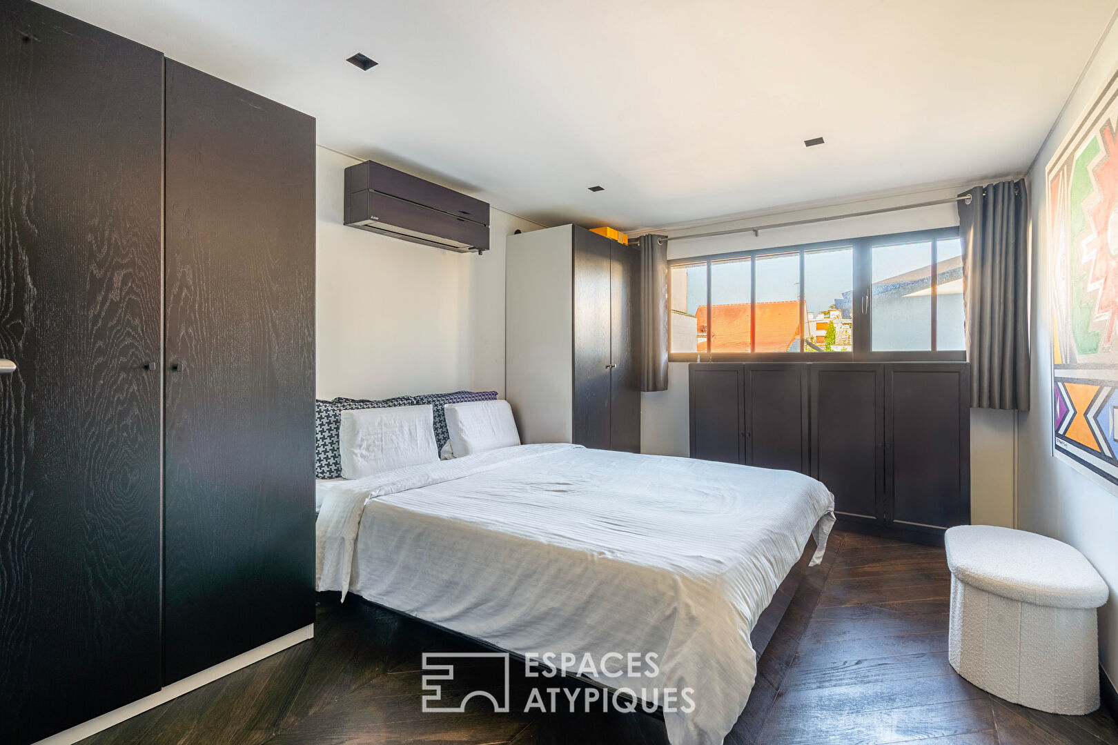 Former garage converted into a loft near the banks of the Marne