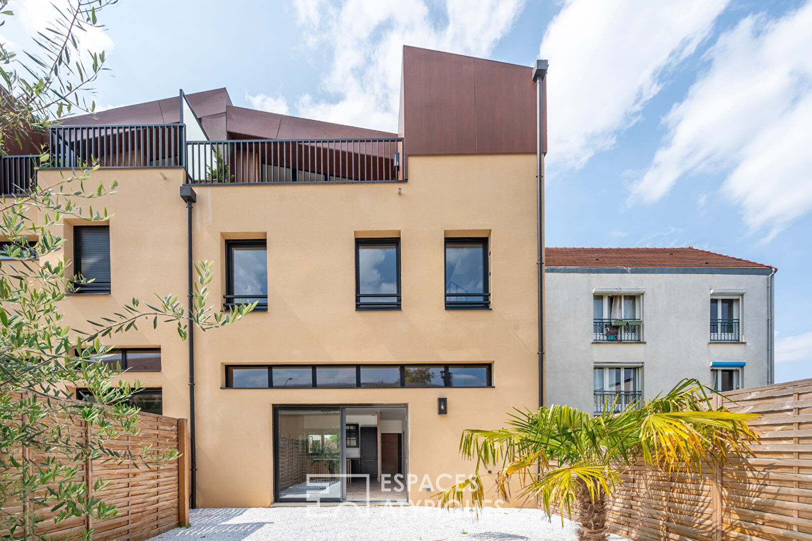 Maison d’architecte verticale avec vues sur Paris