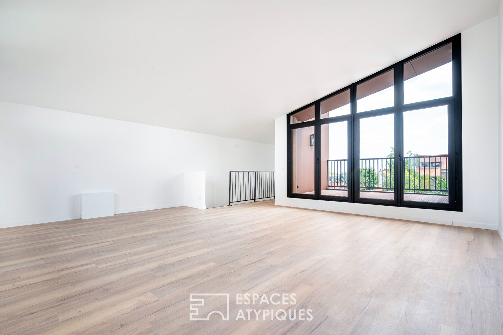 Maison d’architecte verticale avec vues sur Paris