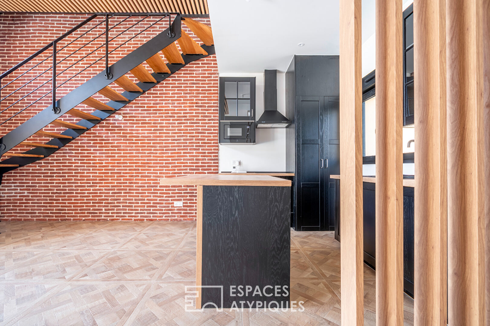 Vertical architect-designed house with views over Paris