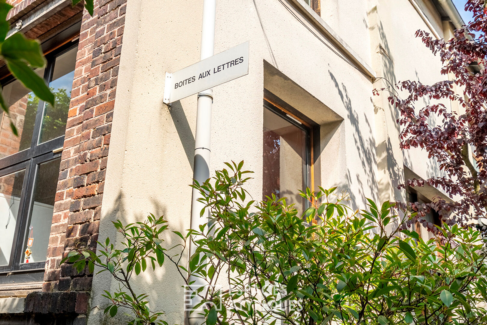 Maison-atelier confidentielle au coeur de la Villa Chadefaud