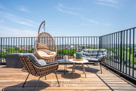 Dernier étage avec rooftop et vue époustouflante