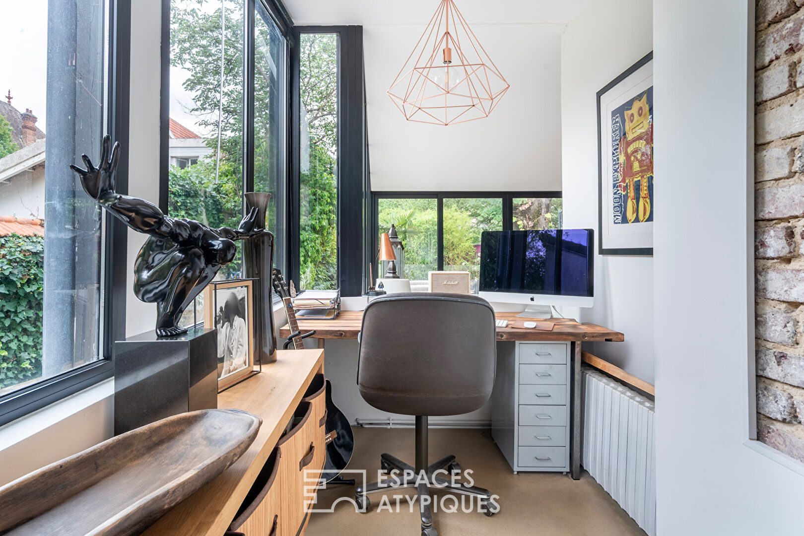 Confidential architect-designed house in La Varenne Saint-Hilaire