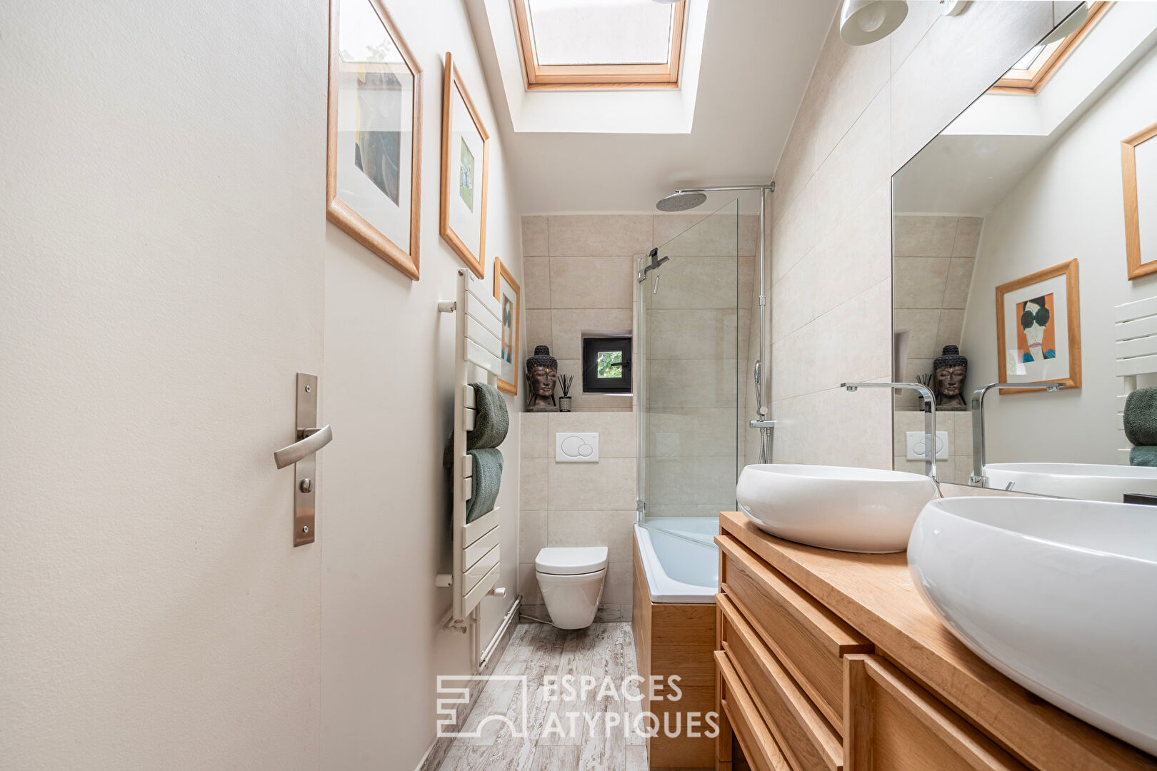 Confidential architect-designed house in La Varenne Saint-Hilaire