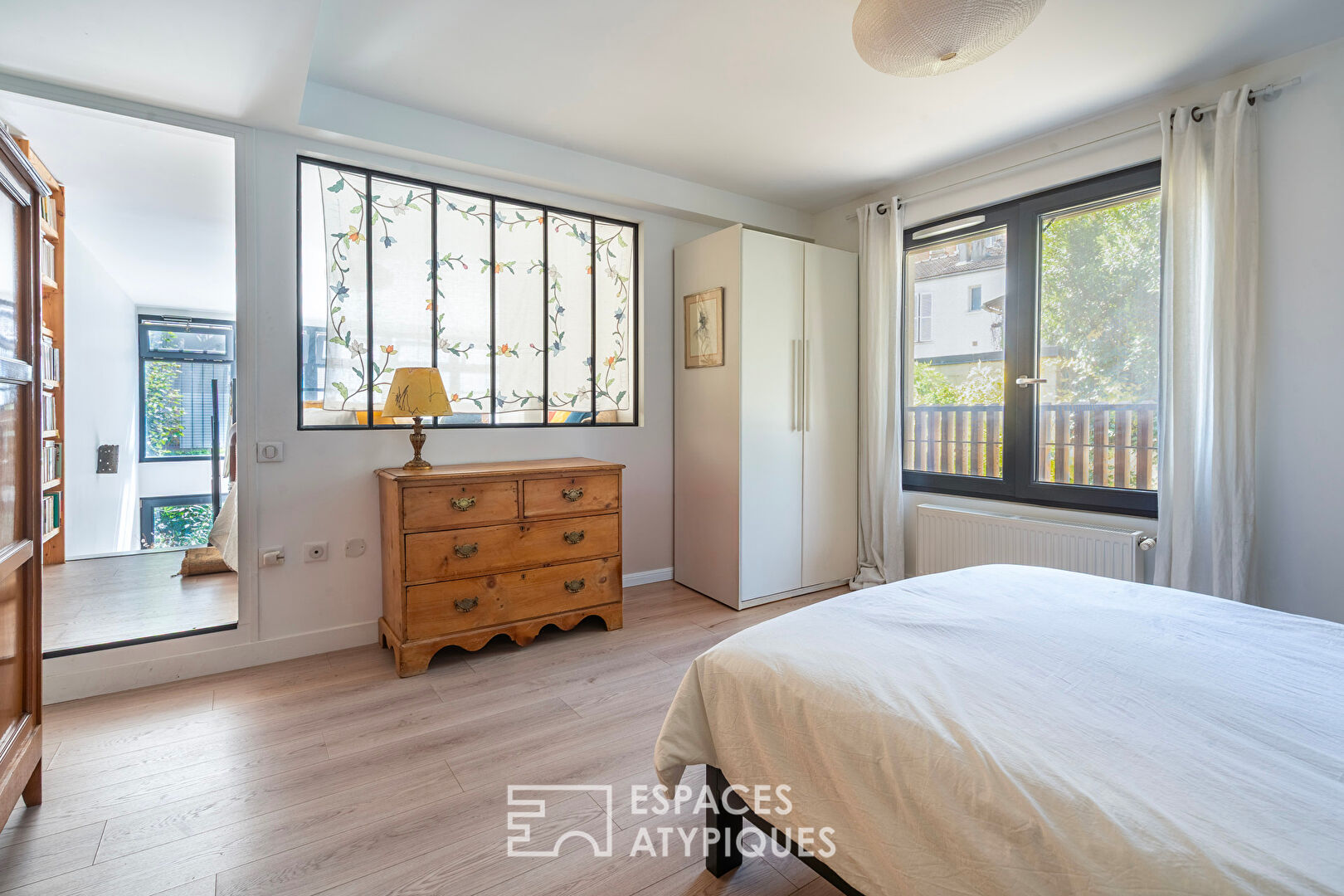 Duplex loft with bucolic garden in the heart of the city