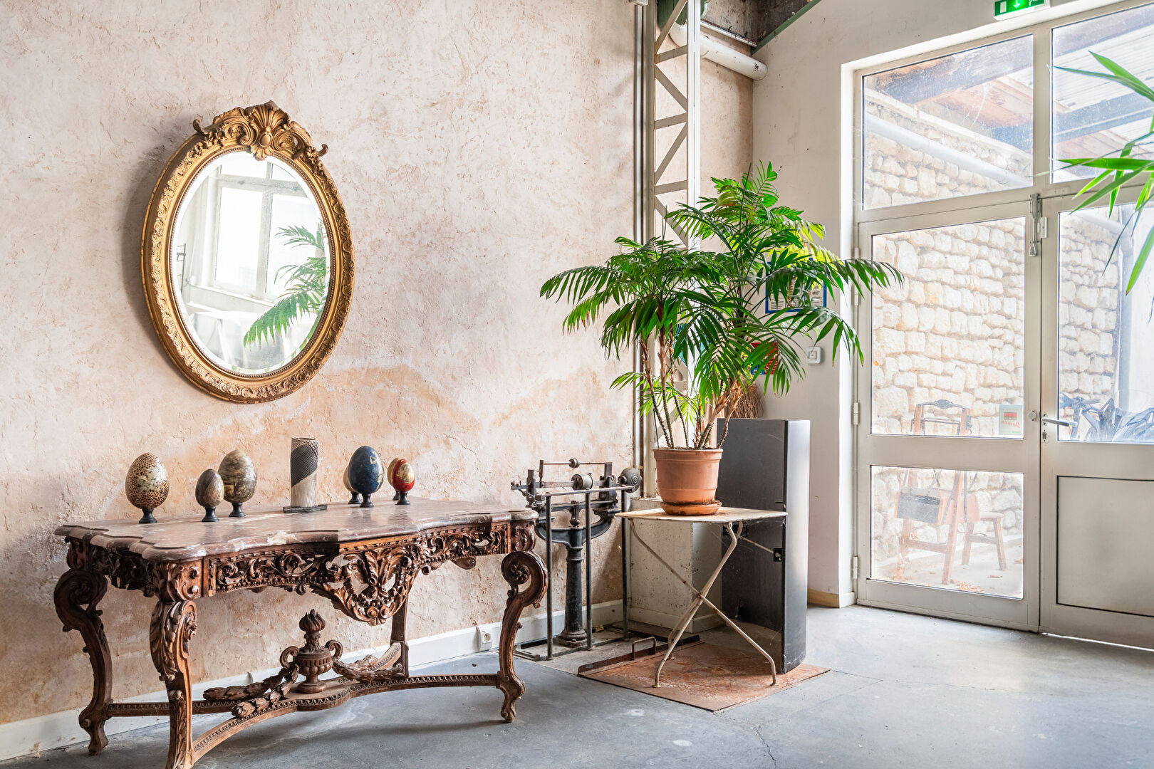 Maison avec bureaux et atelier aux volumes exceptionnels