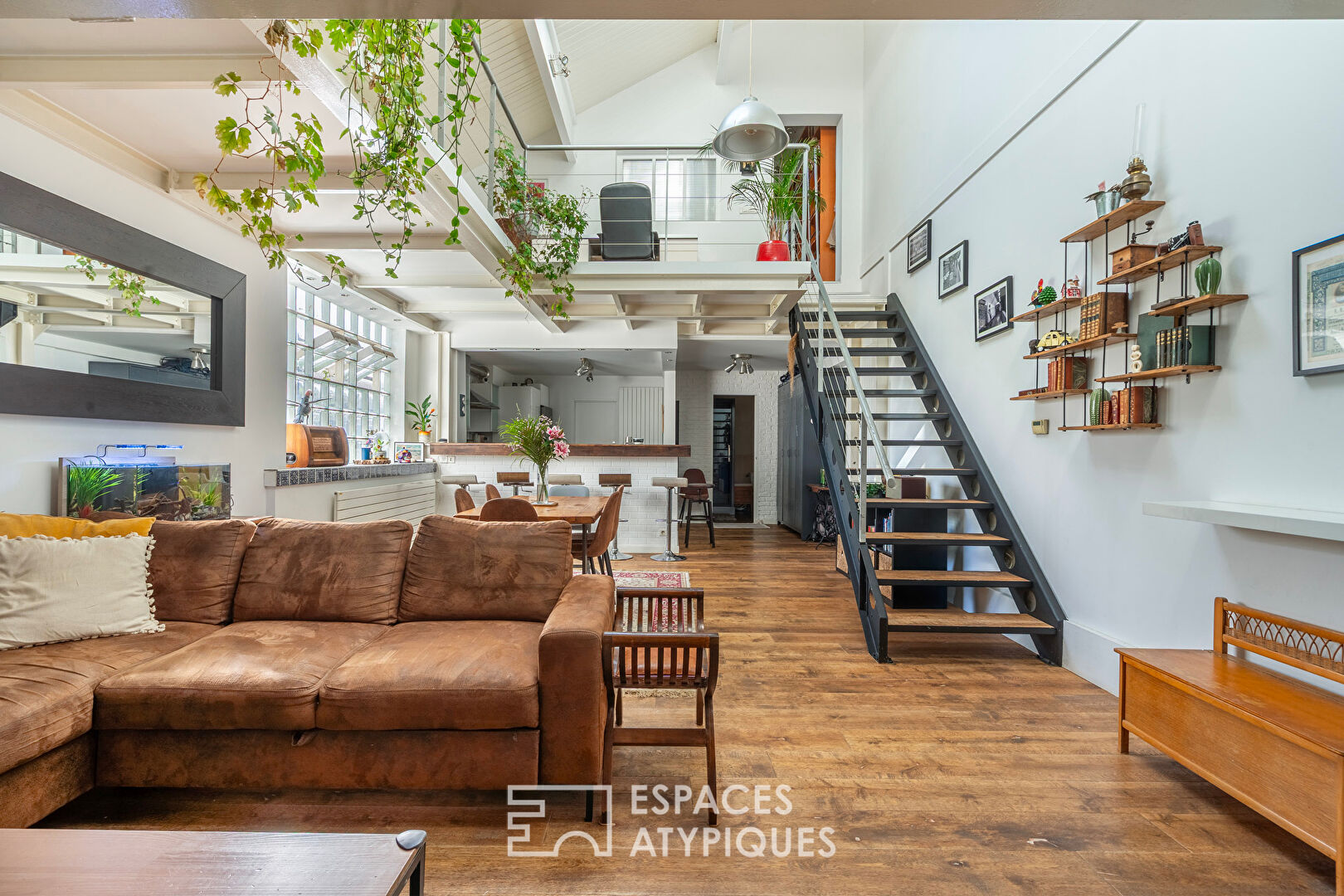 Duplex loft with shared terrace on the outskirts of Paris