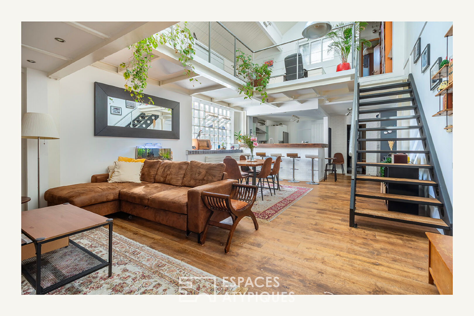 Duplex loft with shared terrace on the outskirts of Paris