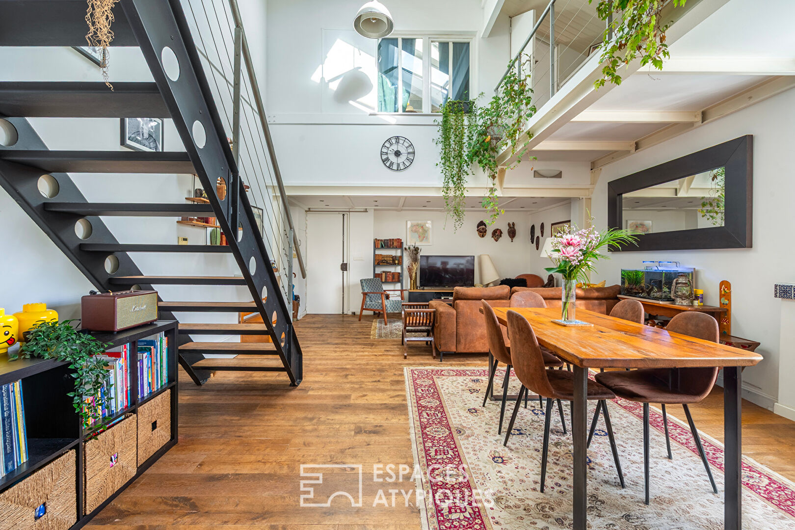 Duplex loft with shared terrace on the outskirts of Paris