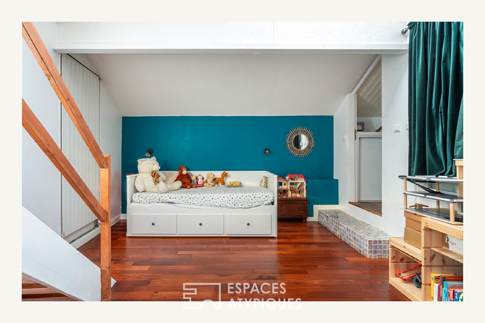 Duplex loft with shared terrace on the outskirts of Paris