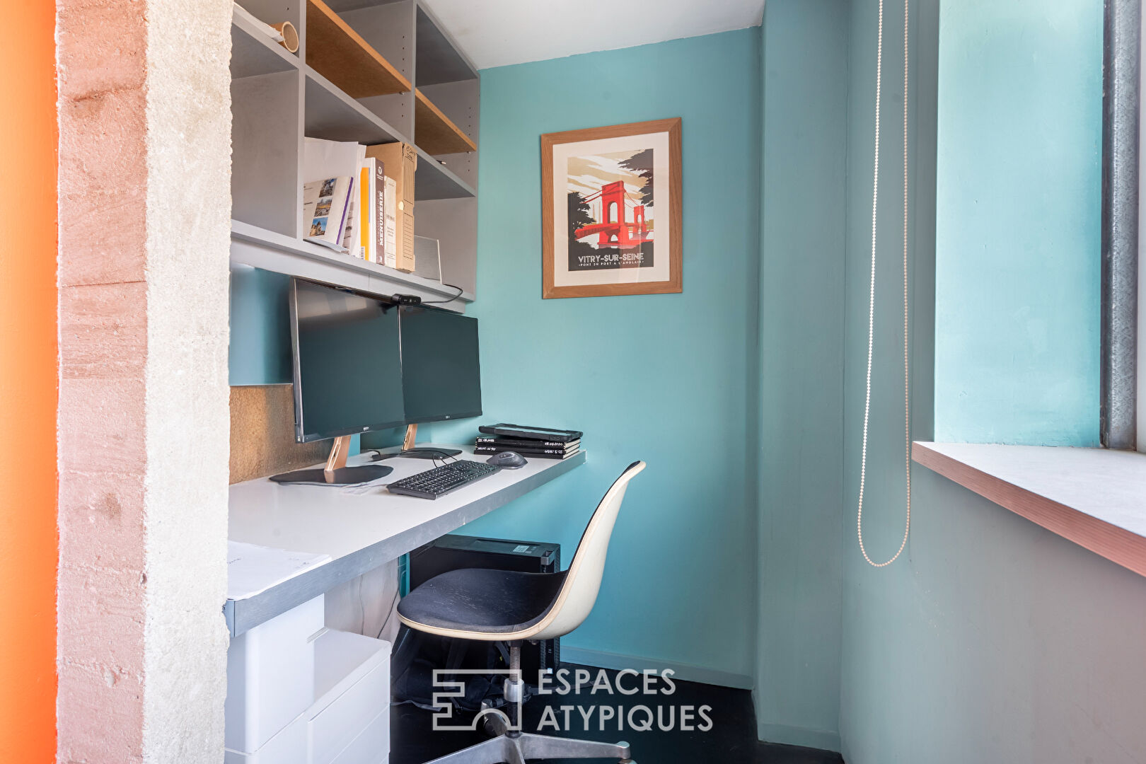 Architect-designed loft-style house with terrace and garden in Vitry