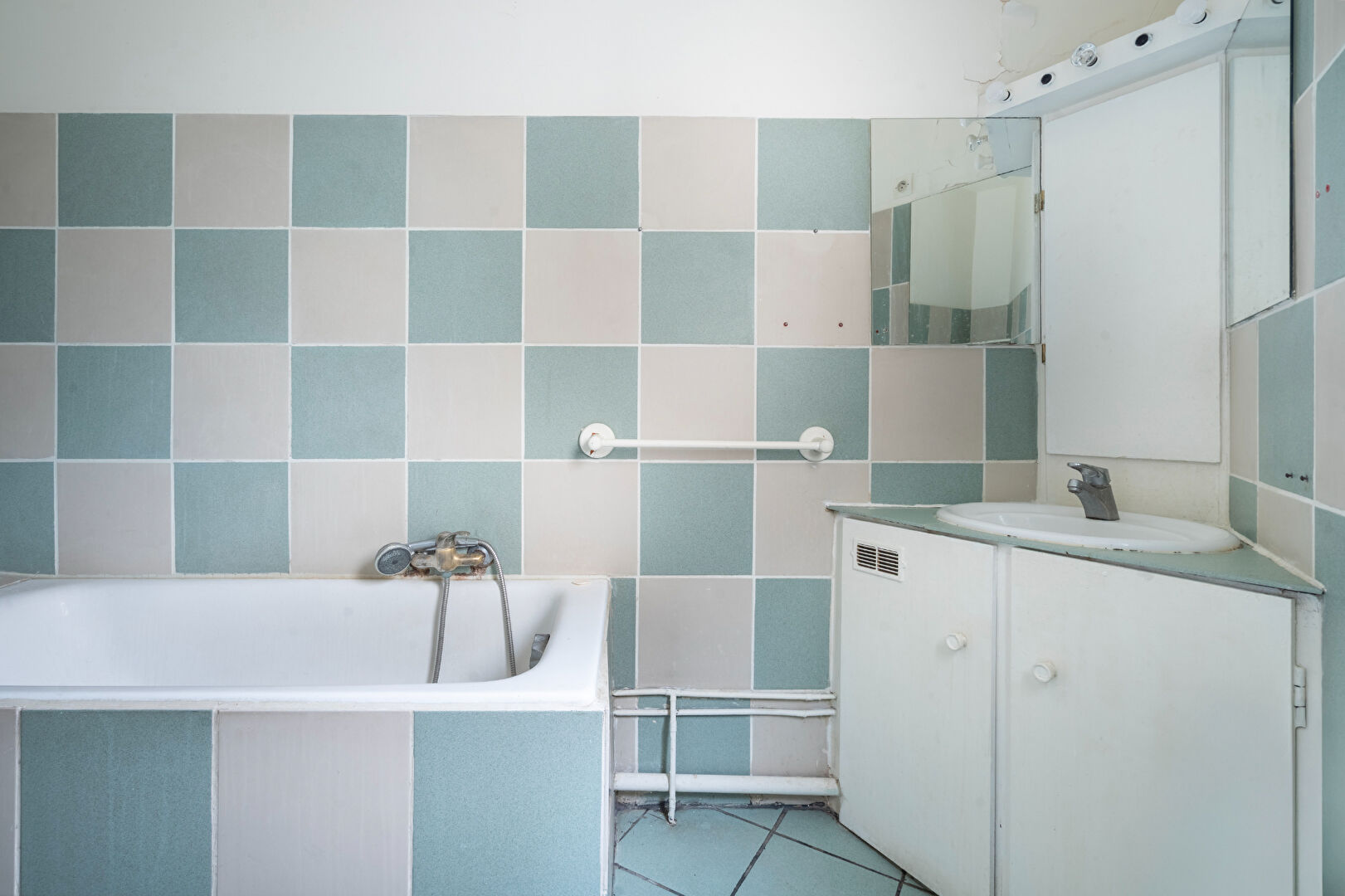 Maison de ville au charme ancien et au fort potentiel