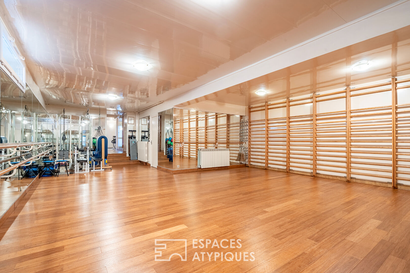 Maison familiale avec espace professionnel au Charentonneau