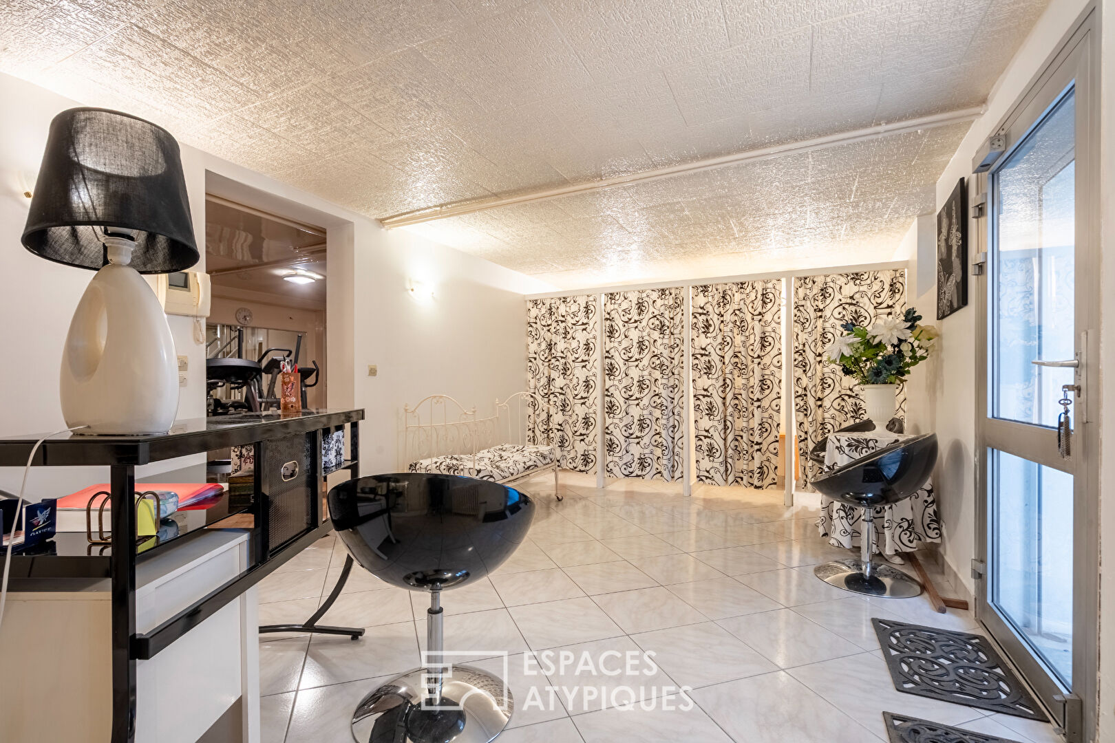 Maison familiale avec espace professionnel au Charentonneau