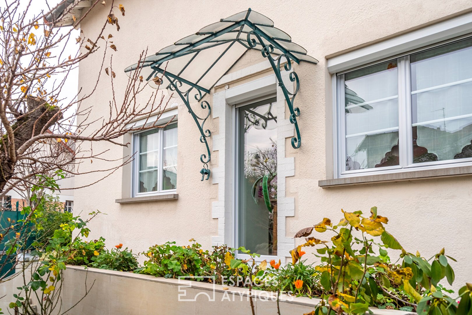 Maison familiale avec espace professionnel au Charentonneau