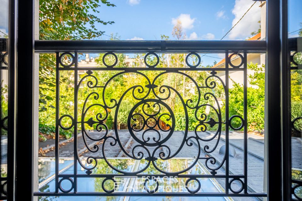 Maison sur une île avec berge privative