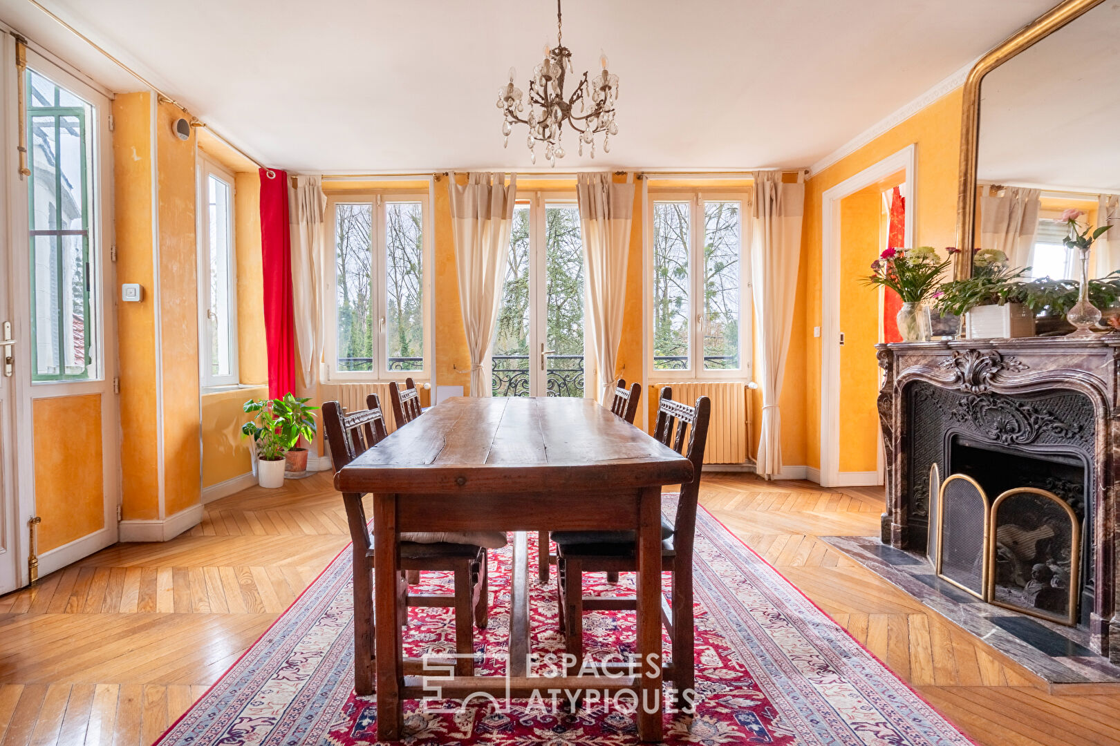 Maison d&rsquo;époque avec berge et jardin privatifs au bord de l&rsquo;Yerres.