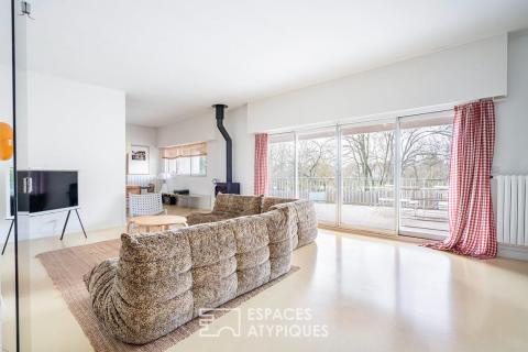 Maison d&rsquo;architecte sur pilotis face à la Marne