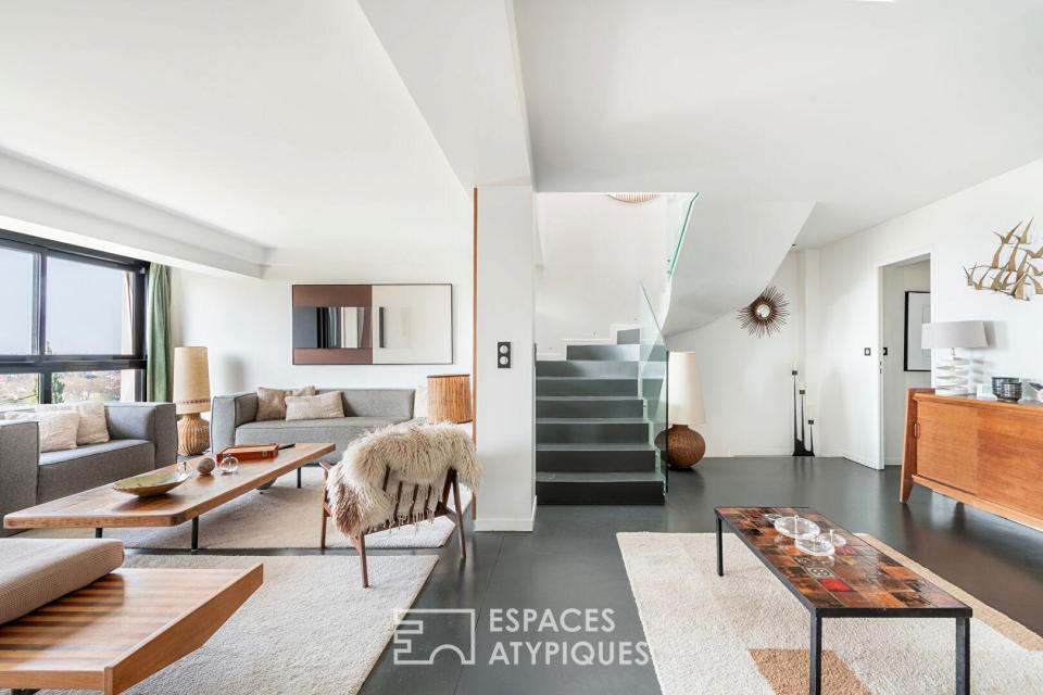 Maison d'architecte aux accents californiens, vue spectaculaire sur Paris