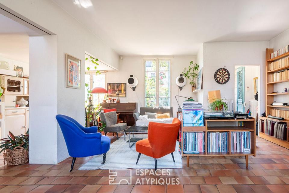 Maison de caractère avec atelier de création et jardin au Charentonneau